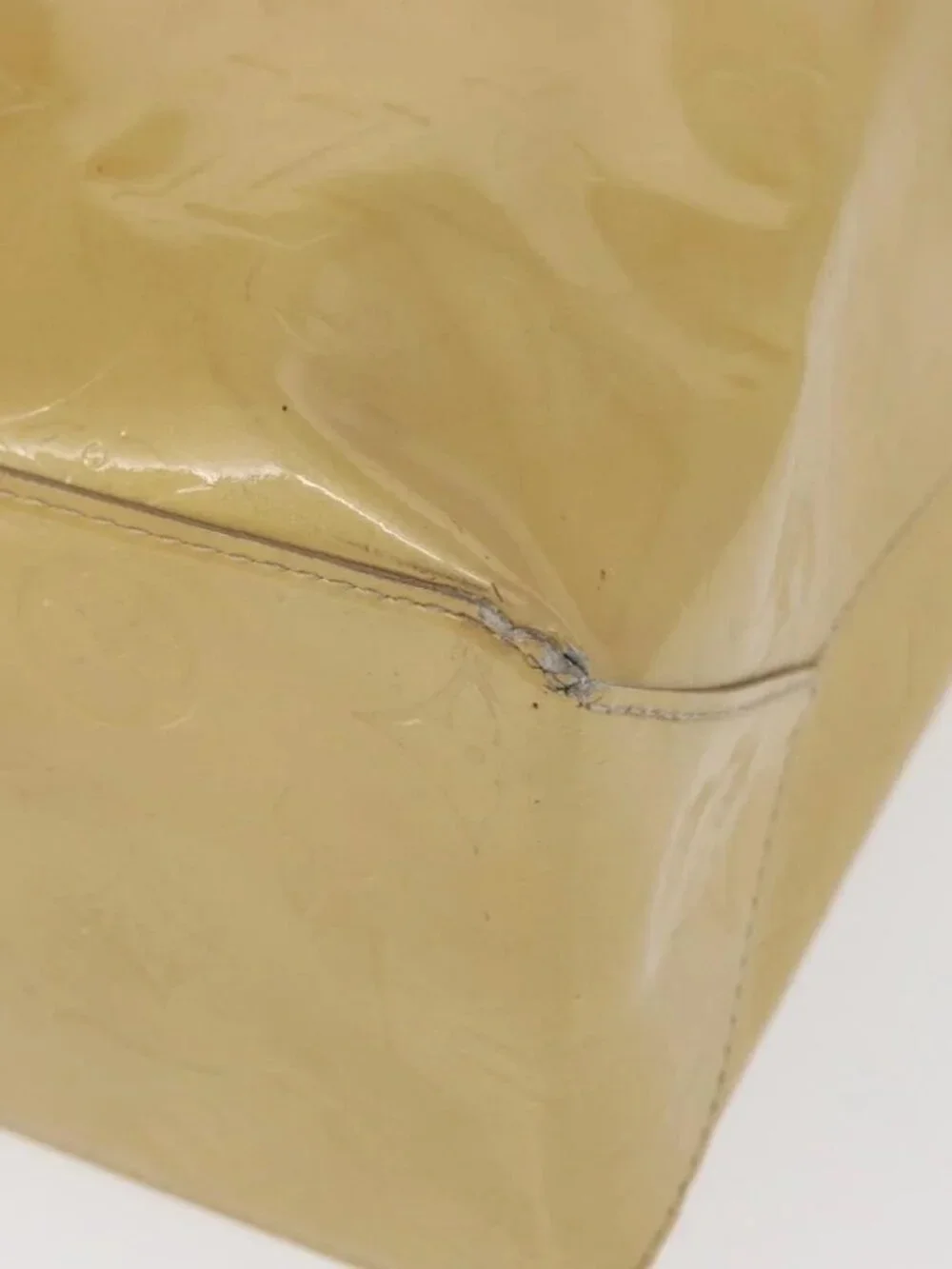 LOUIS VUITTON Monogram Vernis Reade MM Hand Bag Beige - Picture 12 of 16